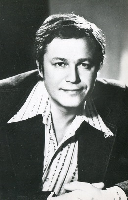 ����� ����